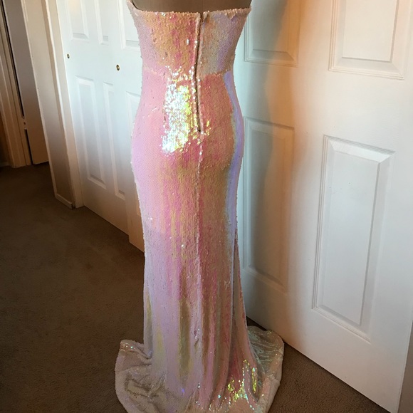 Beautiful sequin gown - Picture 4 of 4